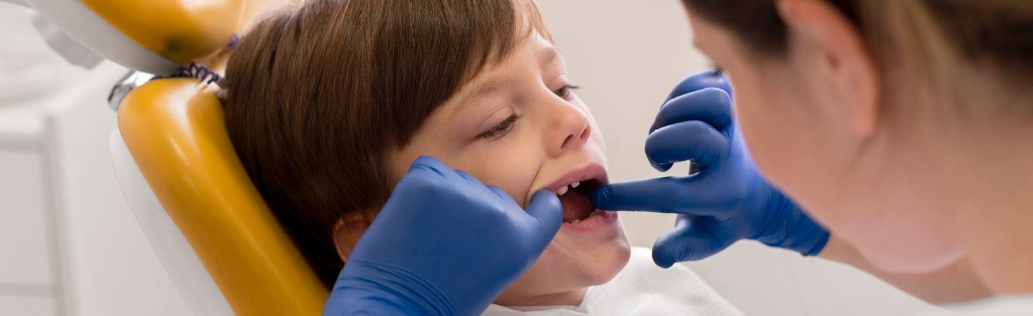 5 razones de dolor dental en niños